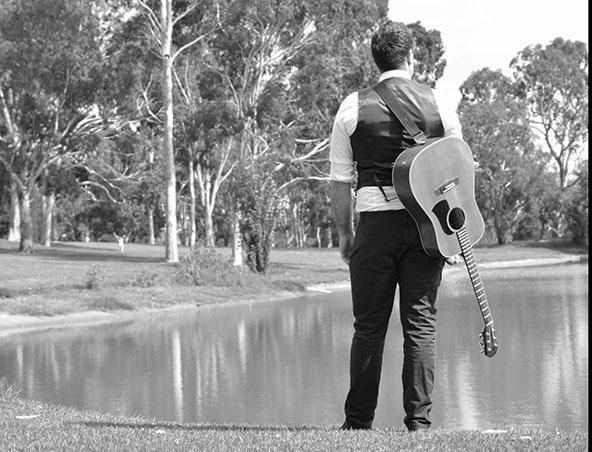 Shannon Acoustic Soloist Adelaide - Wedding Singer - Musician